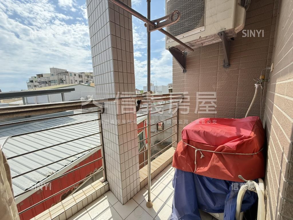 近市區採光獨立陽台套房房屋室內格局與周邊環境
