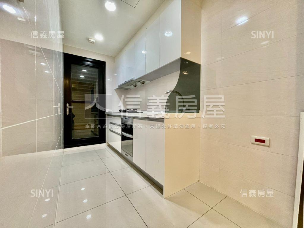 高鐵區富宇愛慕正兩房房屋室內格局與周邊環境