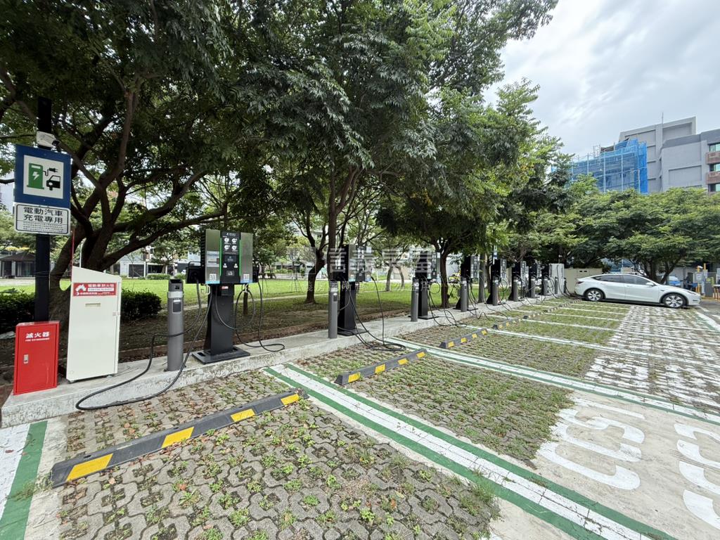 專任高鐵區富宇愛溫馨美屋房屋室內格局與周邊環境