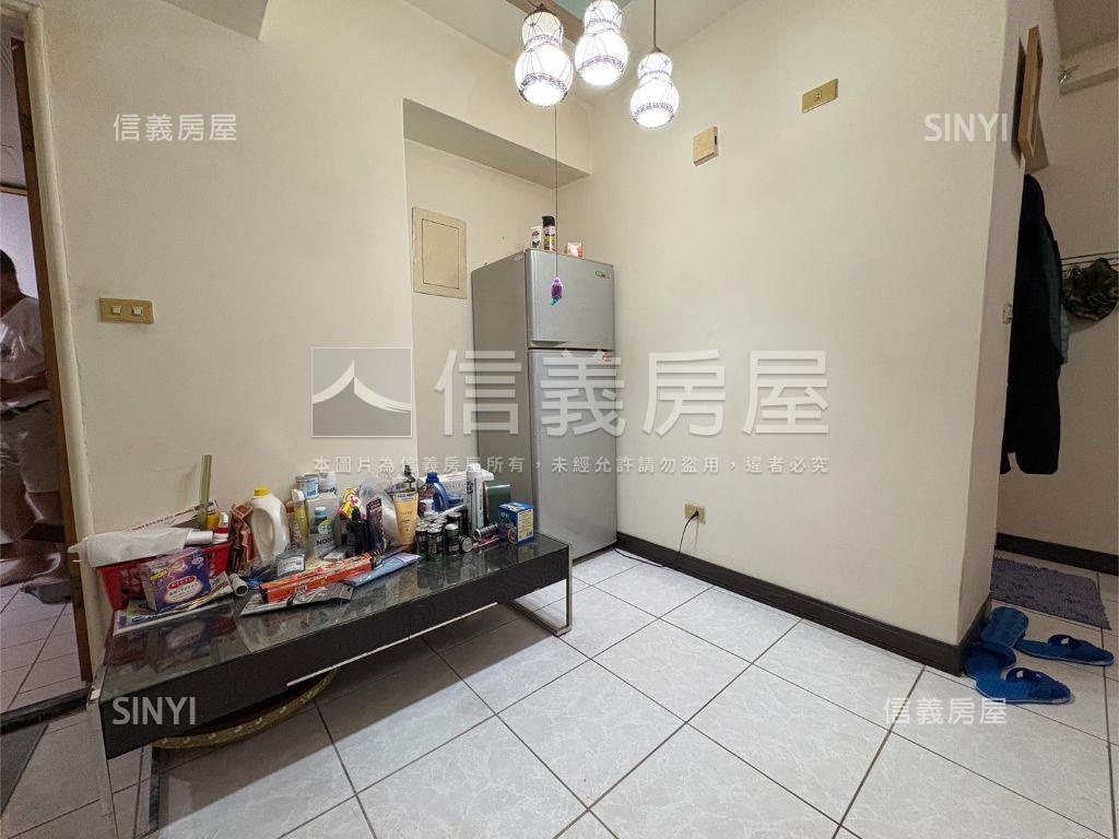 大有路三房有車位房屋室內格局與周邊環境