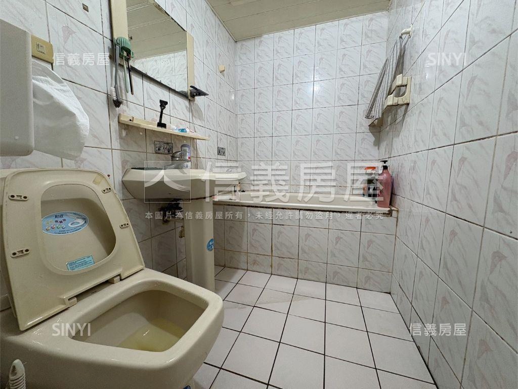大有路三房有車位房屋室內格局與周邊環境