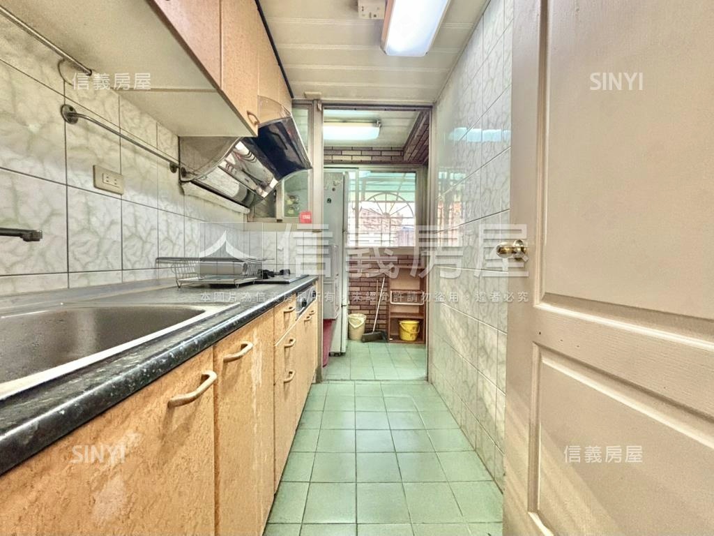 花天錦地●傳家寶寬敞三房房屋室內格局與周邊環境