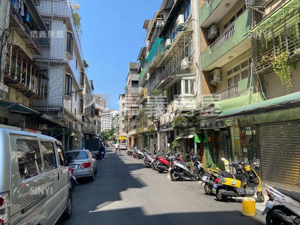 謄本商用獨棟大面寬店面房屋室內格局與周邊環境