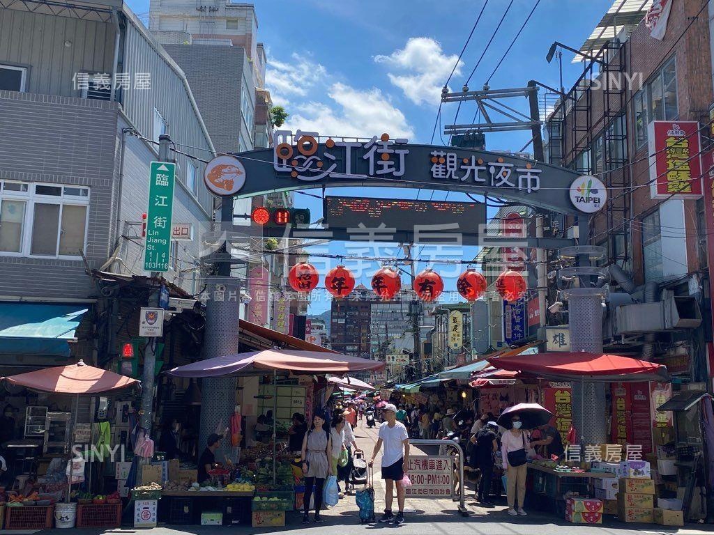 謄本商用獨棟大面寬店面房屋室內格局與周邊環境