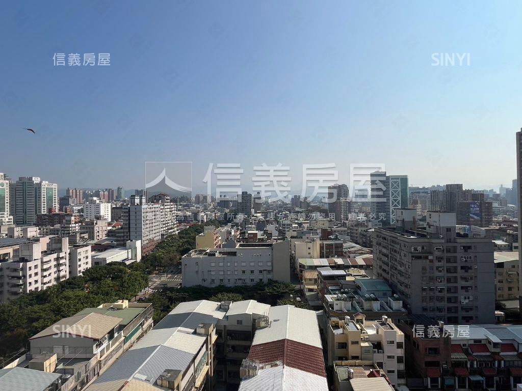 獅子城雙併次頂樓三房車位房屋室內格局與周邊環境