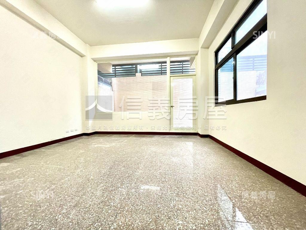 東區全新電梯別墅房屋室內格局與周邊環境