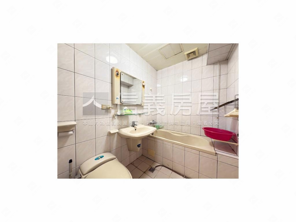 綠蓮莊面公園景觀三房車位房屋室內格局與周邊環境