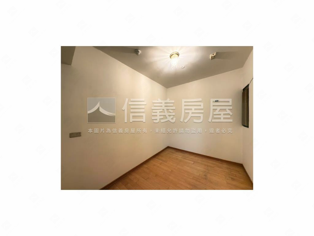 綠蓮莊面公園景觀三房車位房屋室內格局與周邊環境