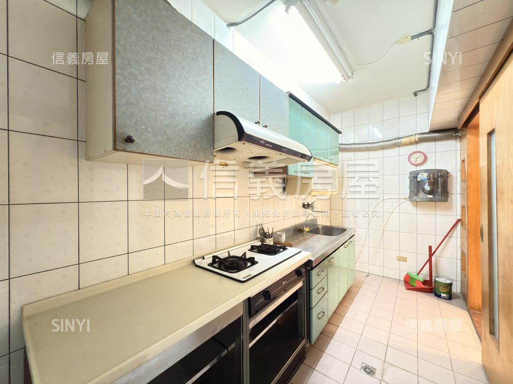 綠蓮莊面公園景觀三房車位房屋室內格局與周邊環境