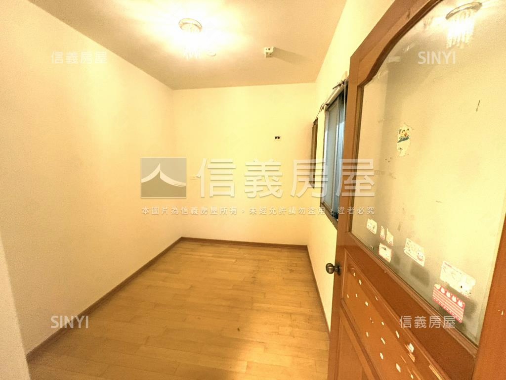 綠蓮莊面公園景觀三房車位房屋室內格局與周邊環境