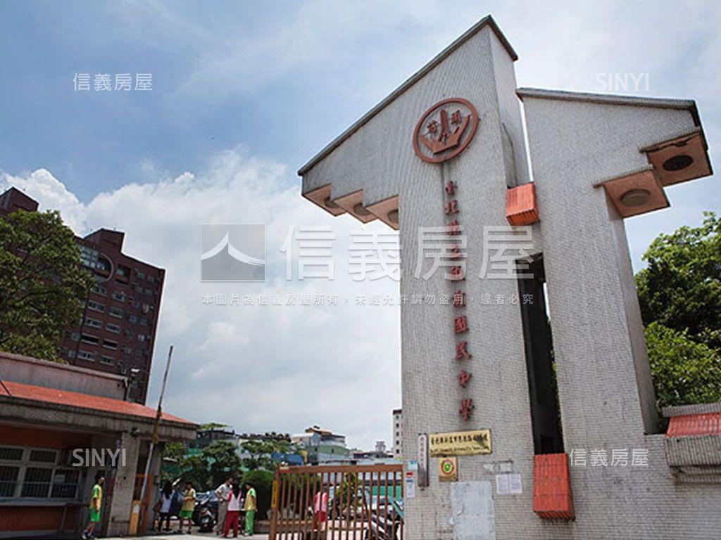 綠蓮莊面公園景觀三房車位房屋室內格局與周邊環境