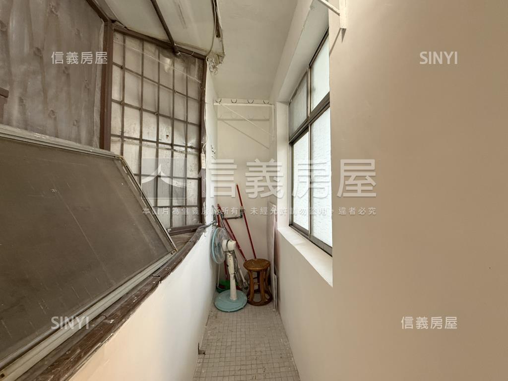 全新整理方正三房房屋室內格局與周邊環境