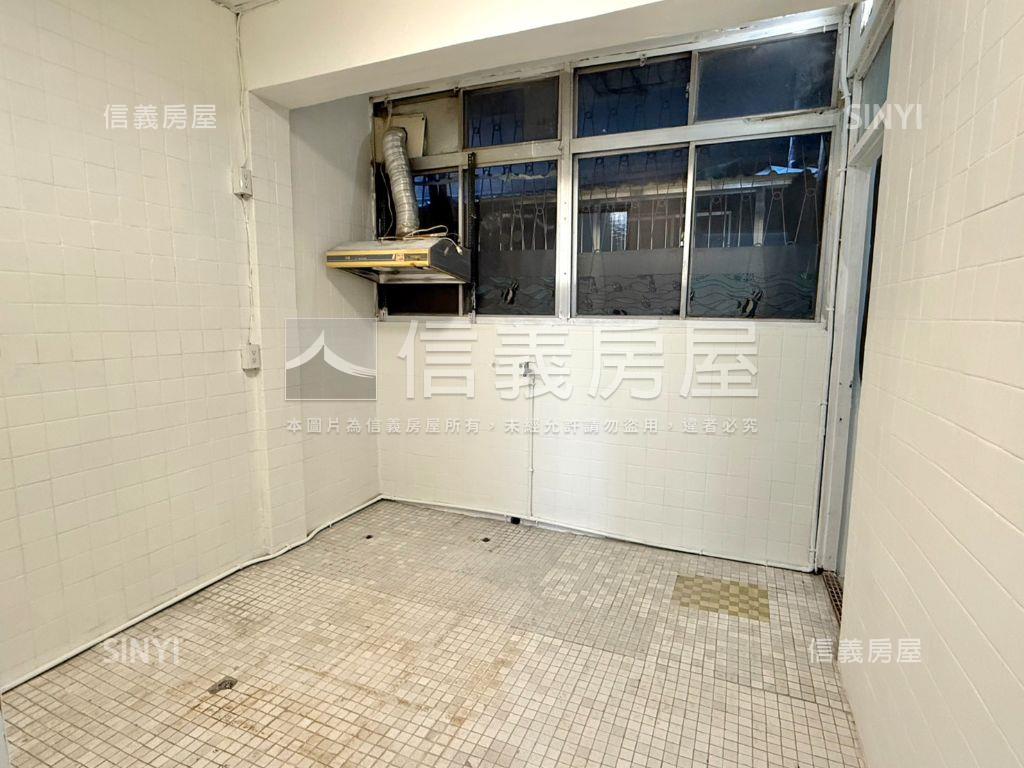 低總價方正三房房屋室內格局與周邊環境