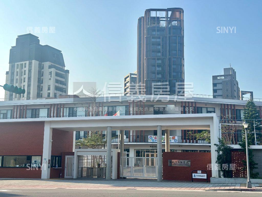 三面採光邊間一樓房屋室內格局與周邊環境