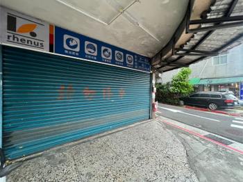 近木柵捷運人潮金店面