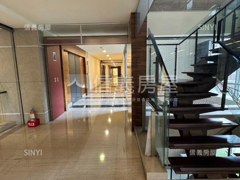 約克辦公室房屋室內格局與周邊環境