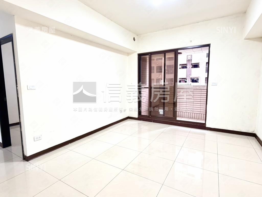 鴻築新巴黎三房帶坡平車位房屋室內格局與周邊環境