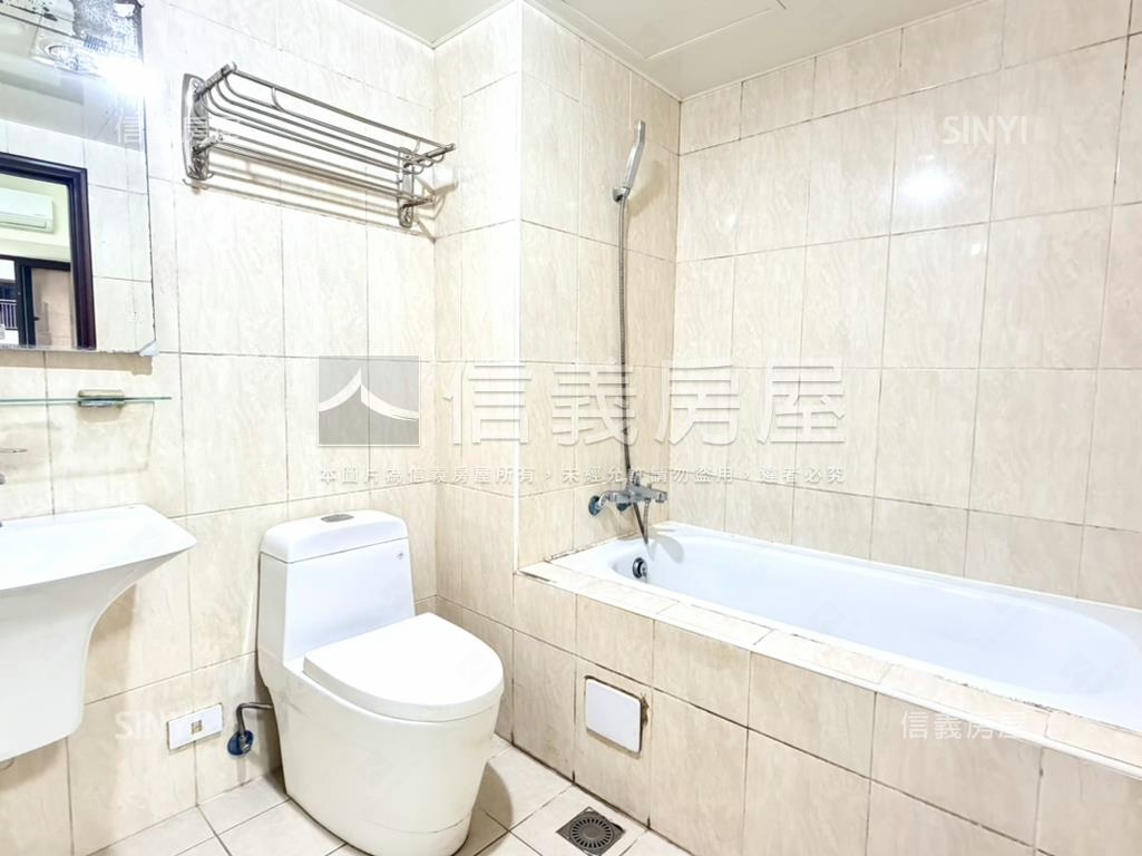 鴻築新巴黎三房帶坡平車位房屋室內格局與周邊環境