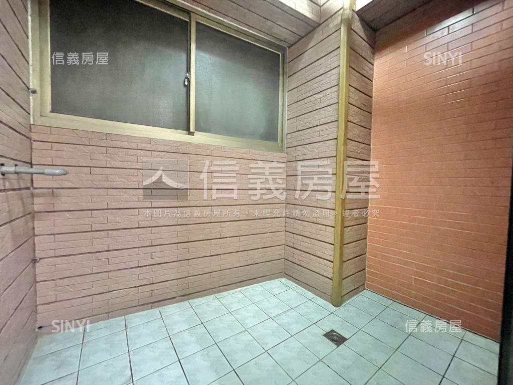 捷運公園百貨夜市機能美屋房屋室內格局與周邊環境