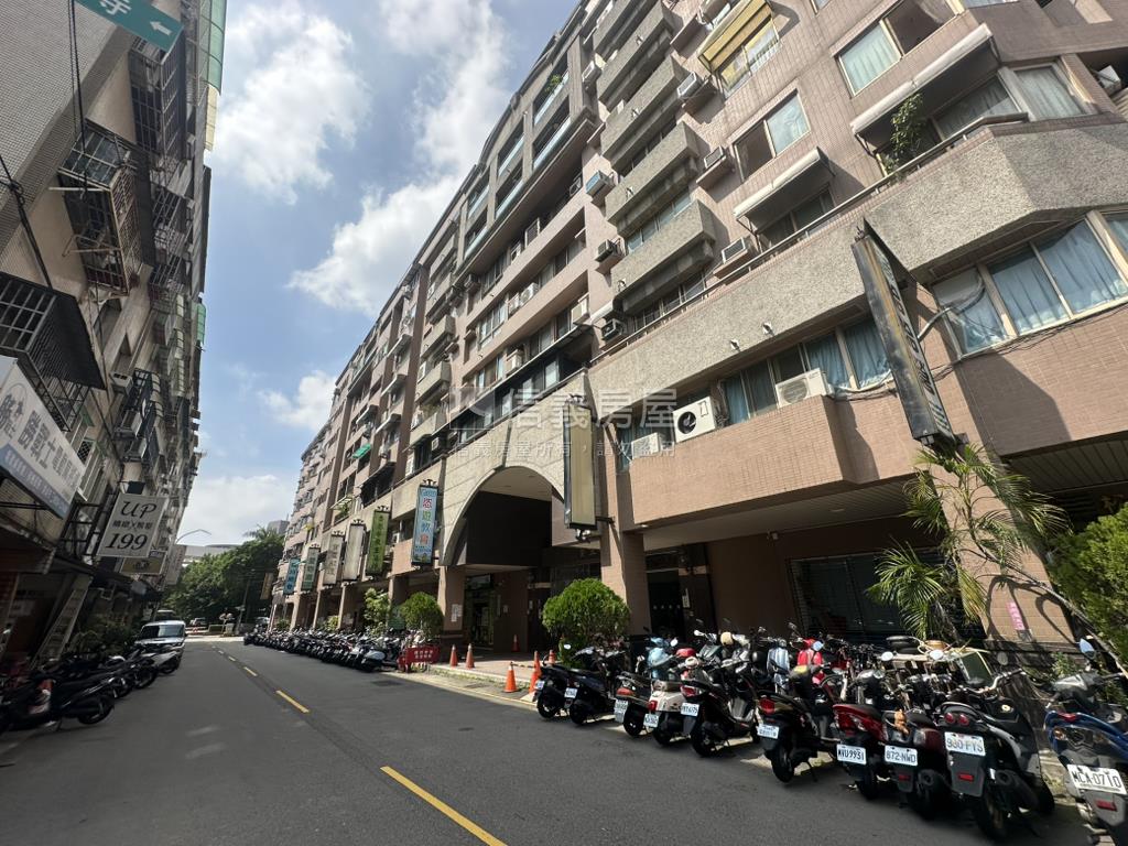 中醫寶璽三房有車位房屋室內格局與周邊環境