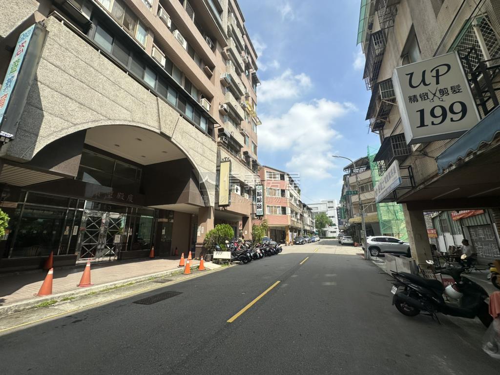 中醫寶璽三房有車位房屋室內格局與周邊環境