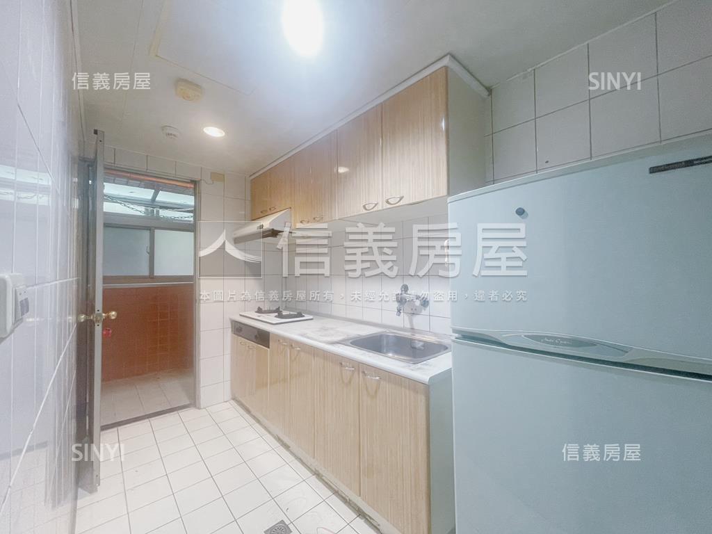 低總價。樹林電梯三房車位房屋室內格局與周邊環境