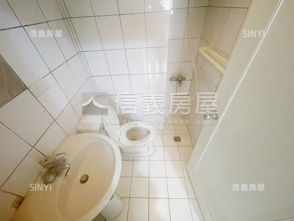 低總價。樹林電梯三房車位房屋室內格局與周邊環境