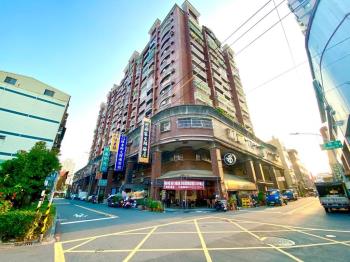 近楠梓火車站▲大店面