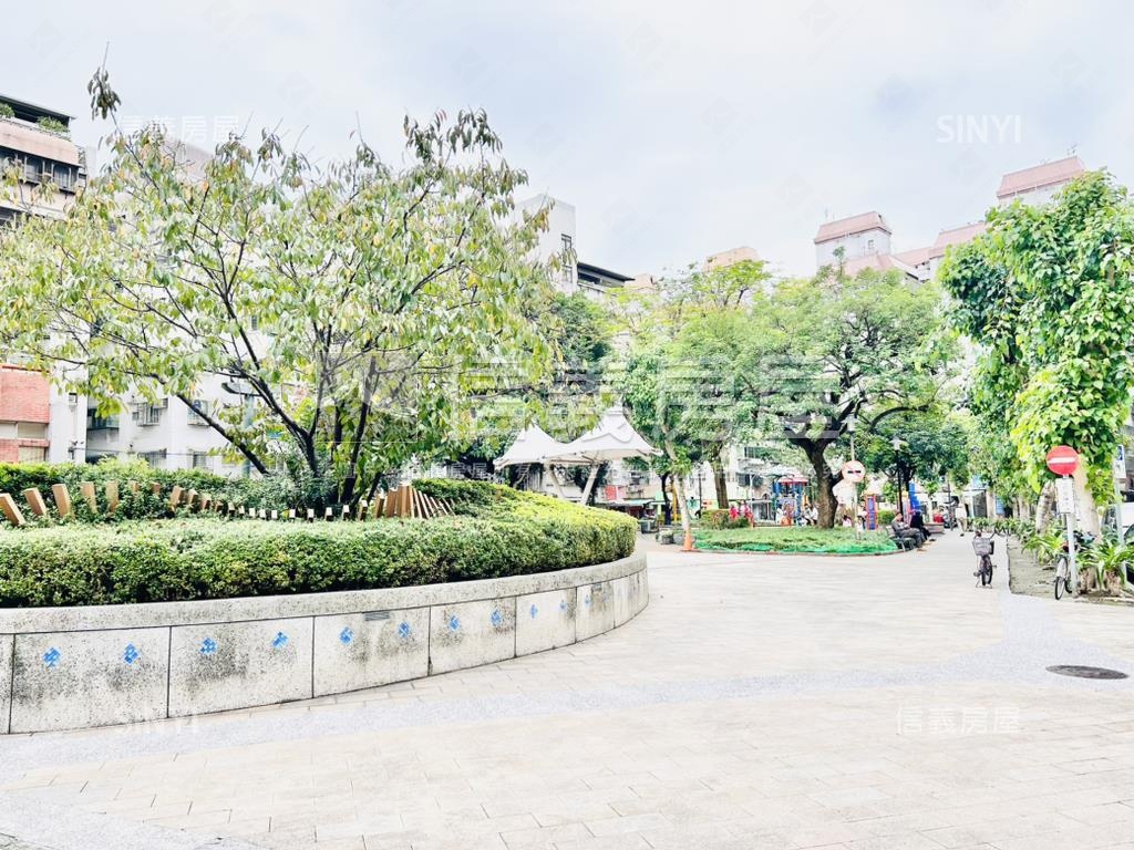 後港公園．電梯四房車位房屋室內格局與周邊環境