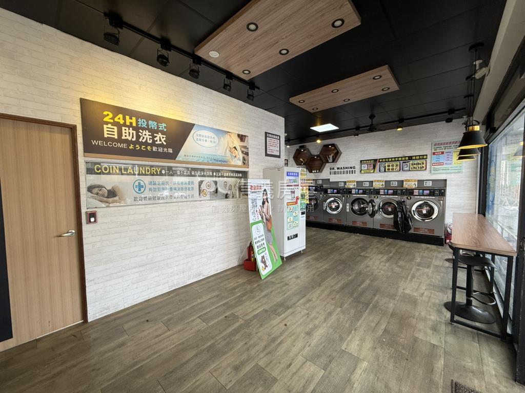 杜拜佳林路鈔集大面寬店面房屋室內格局與周邊環境