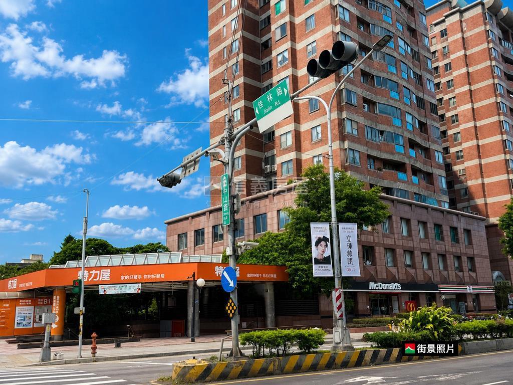 杜拜佳林路鈔集大面寬店面房屋室內格局與周邊環境