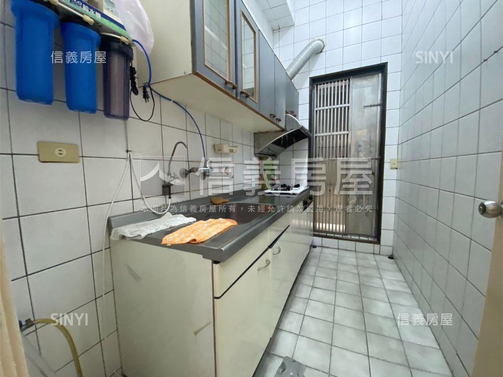 青松街三房車位美屋房屋室內格局與周邊環境