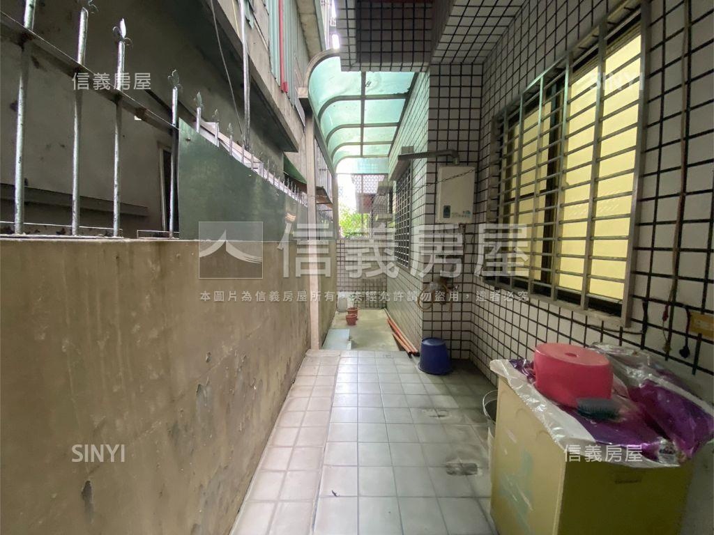 青松街三房車位美屋房屋室內格局與周邊環境