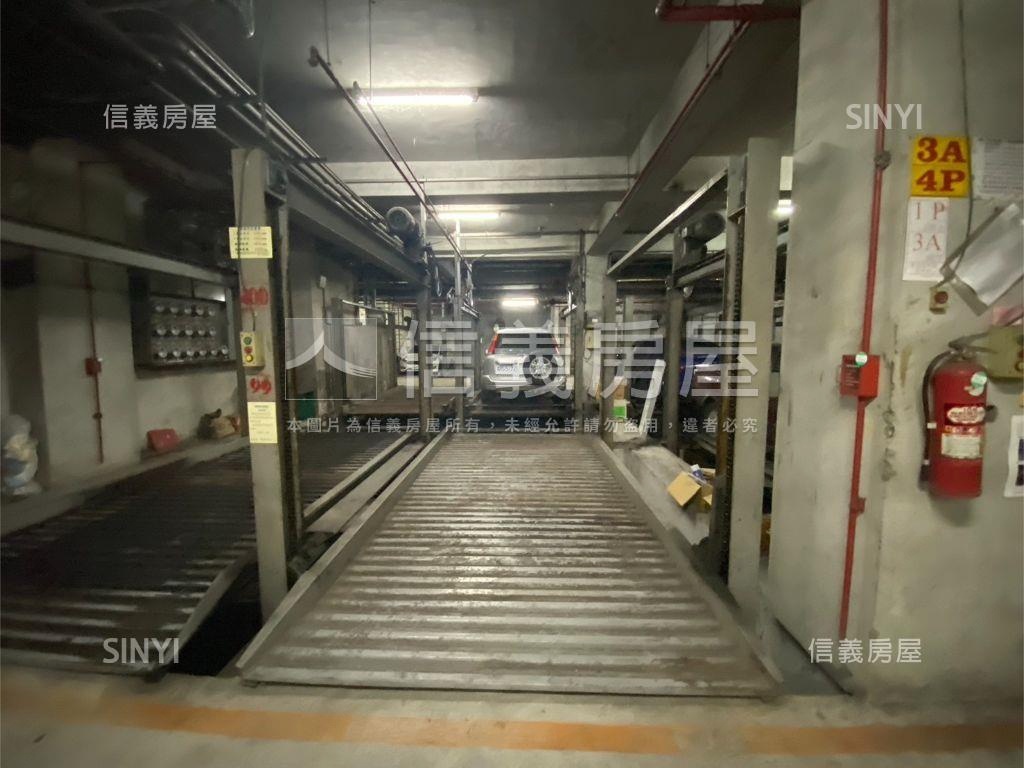 青松街三房車位美屋房屋室內格局與周邊環境