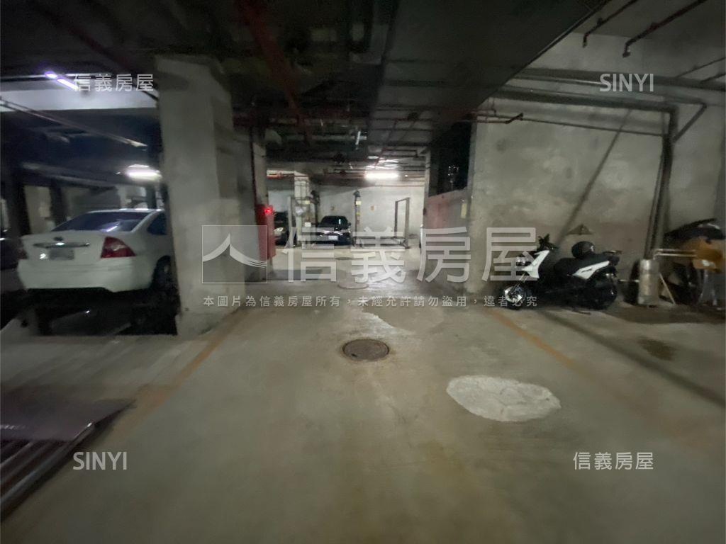 青松街三房車位美屋房屋室內格局與周邊環境