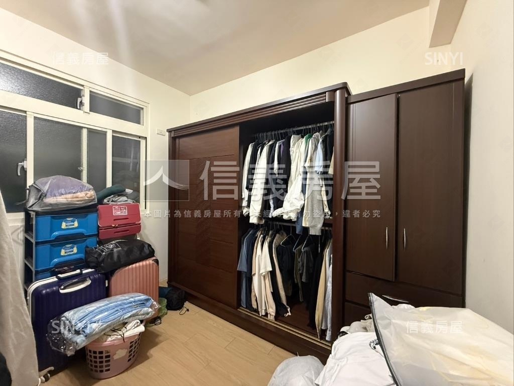 免爬高忠孝路二樓房屋室內格局與周邊環境