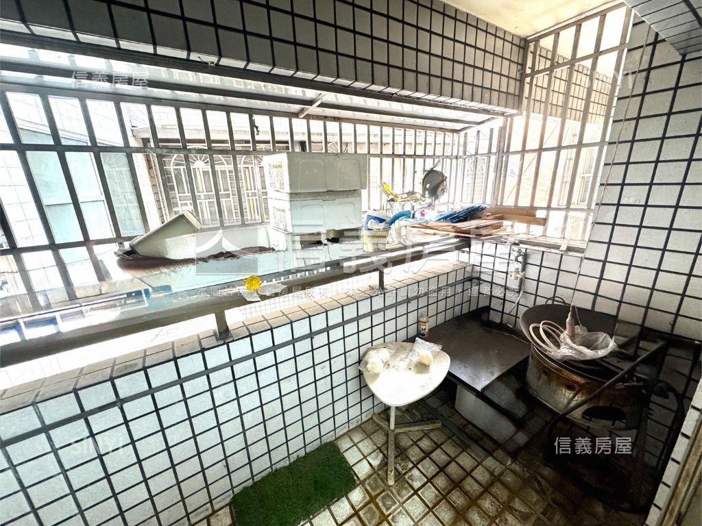 熱案大里金樓店房屋室內格局與周邊環境