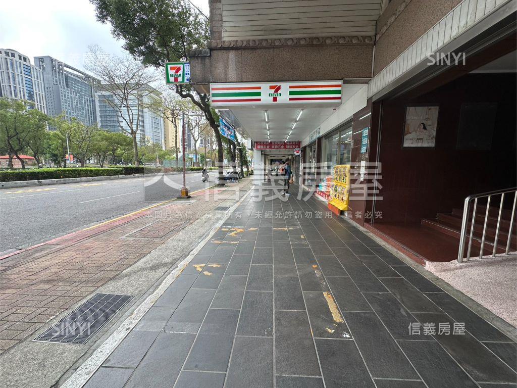 板橋文化路邊間黃金店面房屋室內格局與周邊環境