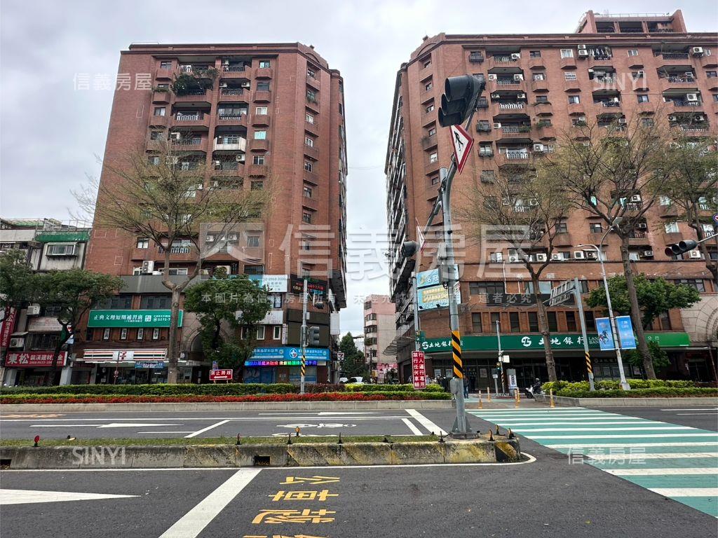 板橋文化路邊間黃金店面房屋室內格局與周邊環境