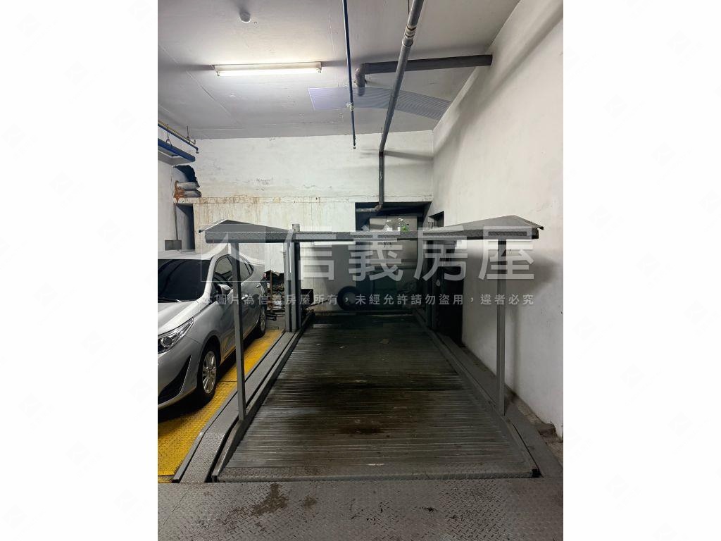 中興大學劍橋大廈四房車位房屋室內格局與周邊環境