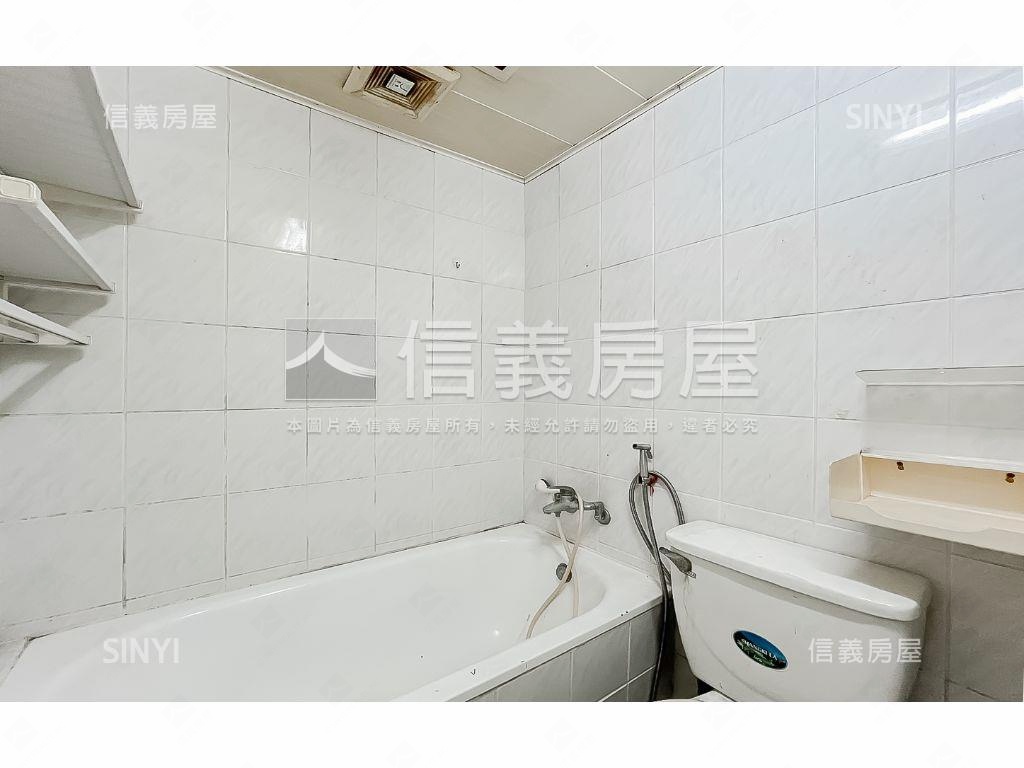 學區宅！西屯採光三房車位房屋室內格局與周邊環境
