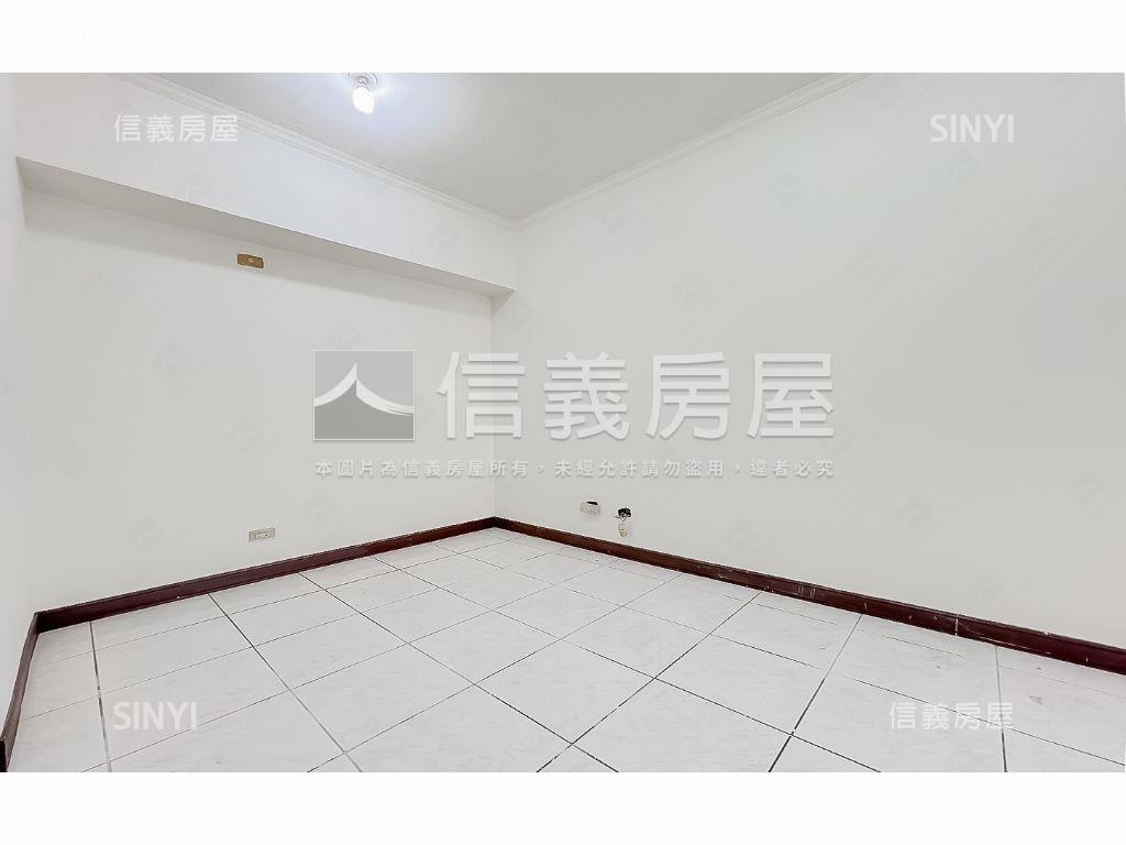 學區宅！西屯採光三房車位房屋室內格局與周邊環境