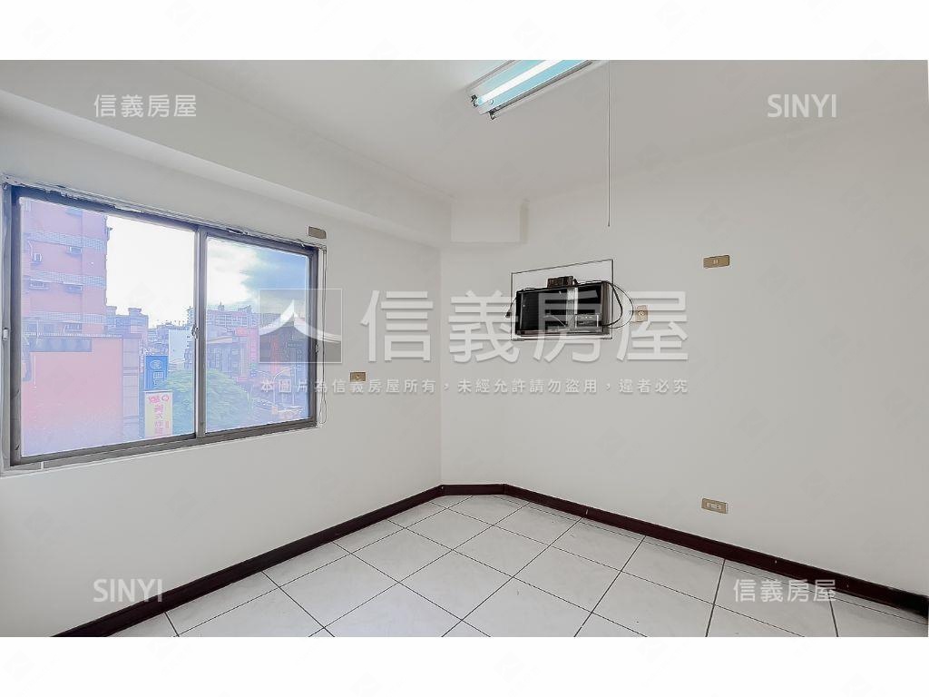 學區宅！西屯採光三房車位房屋室內格局與周邊環境