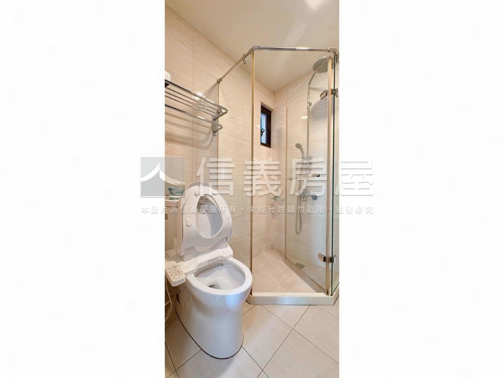 士林區壯闊山河景觀四房房屋室內格局與周邊環境