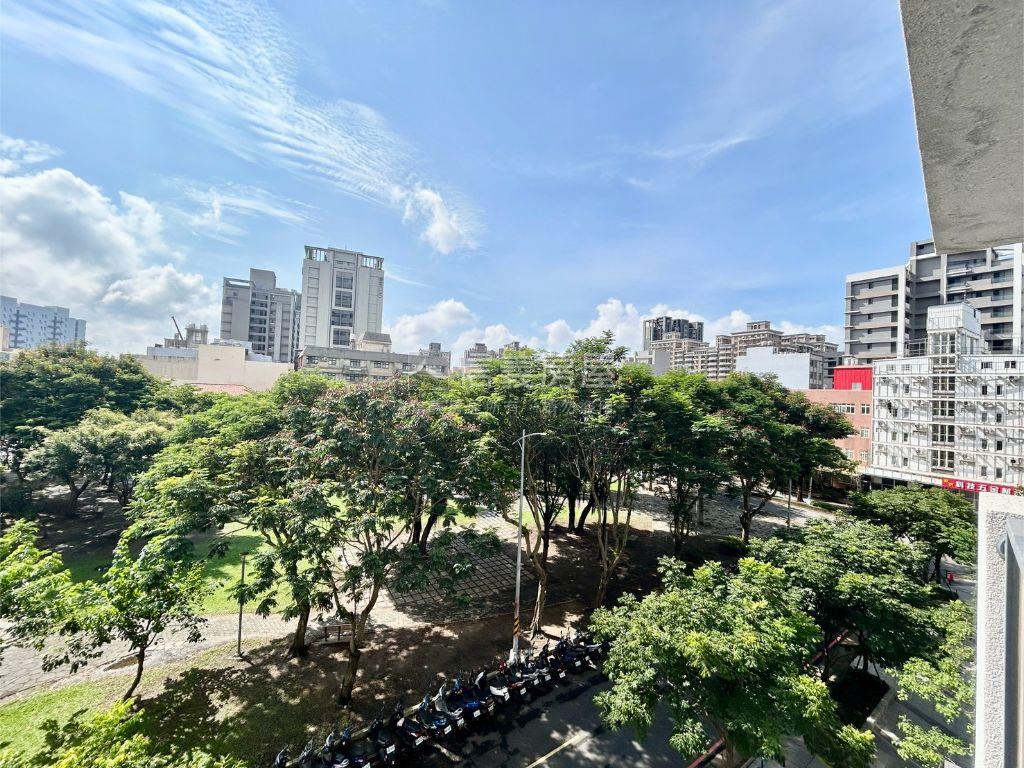 高鐵和發首湛三房公園樹梢房屋室內格局與周邊環境