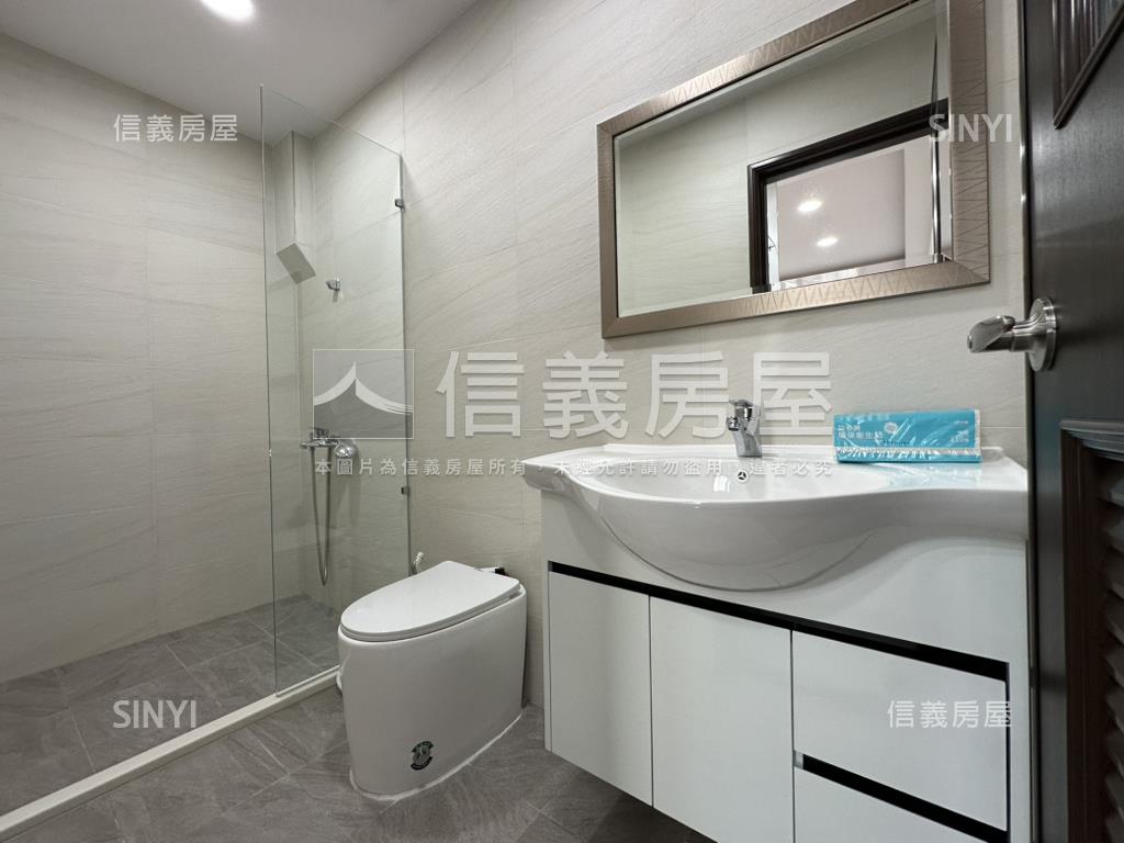 明興正路面間間套房透天房屋室內格局與周邊環境