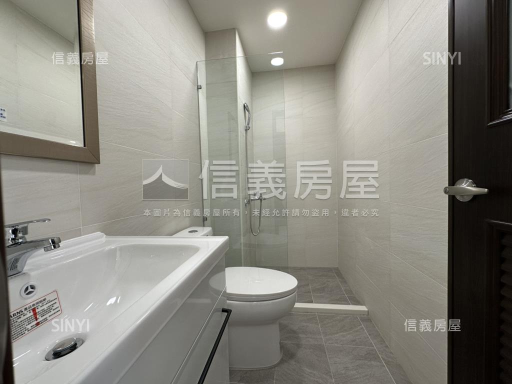 明興正路面間間套房透天房屋室內格局與周邊環境