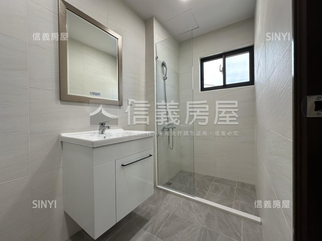 明興正路面間間套房透天房屋室內格局與周邊環境