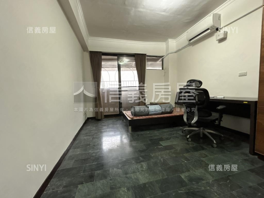 德昌稀有邊間頂加房屋室內格局與周邊環境