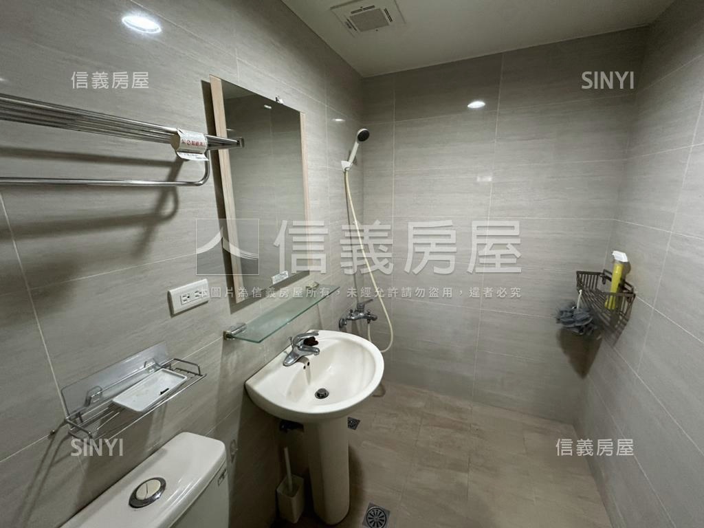 德昌稀有邊間頂加房屋室內格局與周邊環境